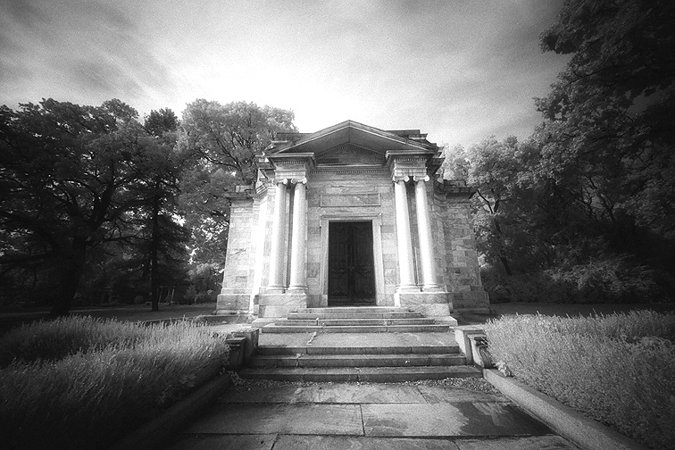 Greenlawn - by chuckv