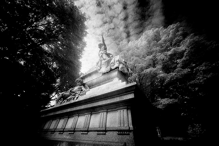 Mt Auburn - by chuckv