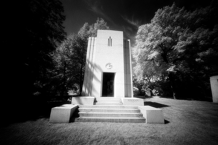Woodlawn - by chuckv