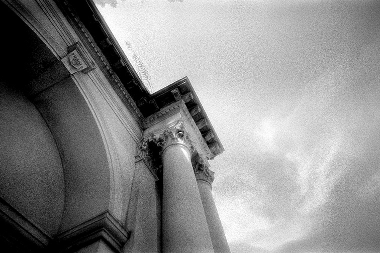Woodlawn - by chuckv