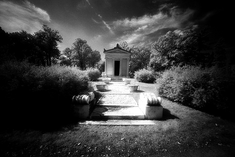 Woodlawn - by chuckv