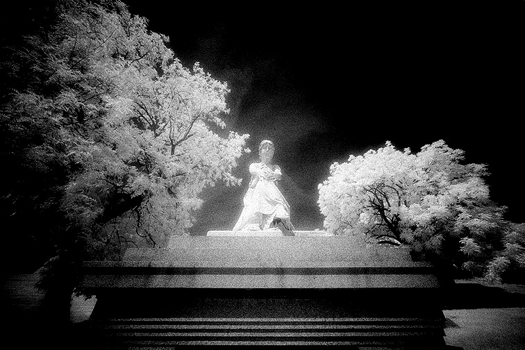 Crown Hill - by chuckv