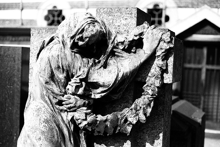 Monumentale B&W - by chuckv