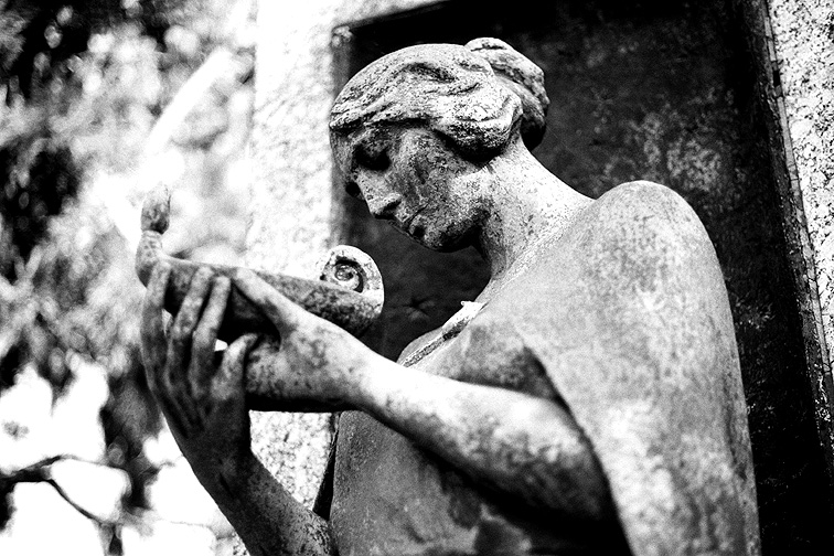 Monumentale B&W - by chuckv