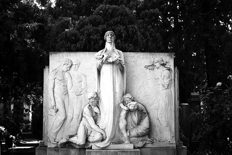 Monumentale B&W - by chuckv