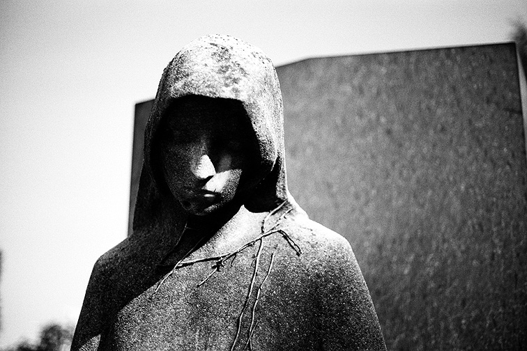 Monumentale B&W - by chuckv