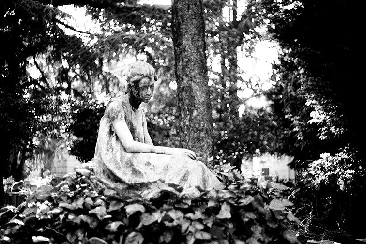 Monumentale B&W - by chuckv