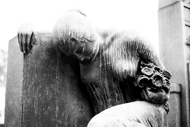 Monumentale B&W - by chuckv
