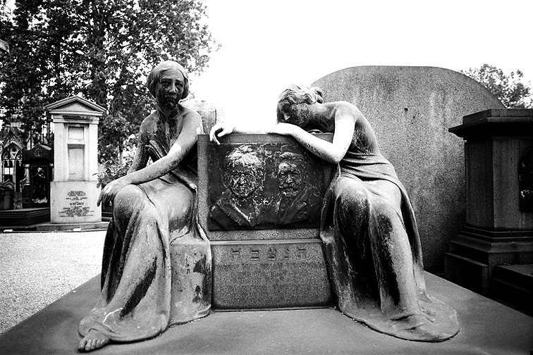 Monumentale B&W - by chuckv