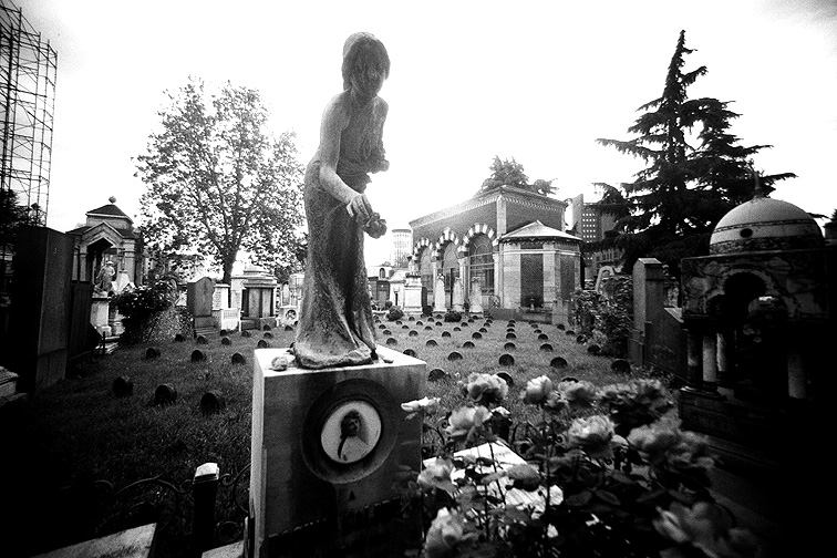 Monumentale B&W - by chuckv