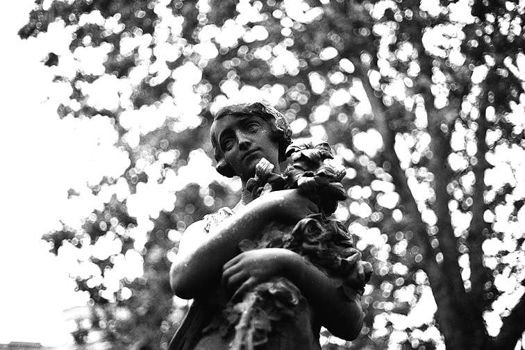 Monumentale B&W - by chuckv