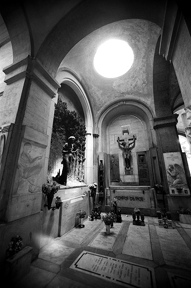 Staglieno B&W - by chuckv