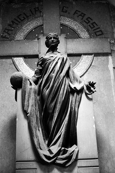 Staglieno B&W - by chuckv