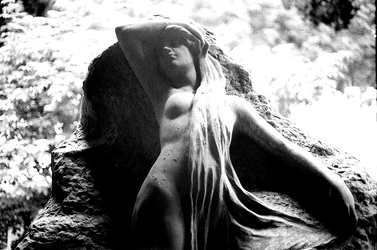 Staglieno B&W - by chuckv