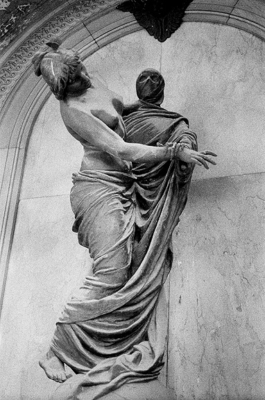 Staglieno B&W - by chuckv