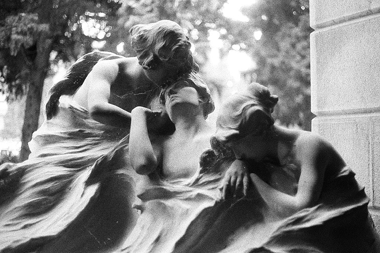 Staglieno B&W - by chuckv