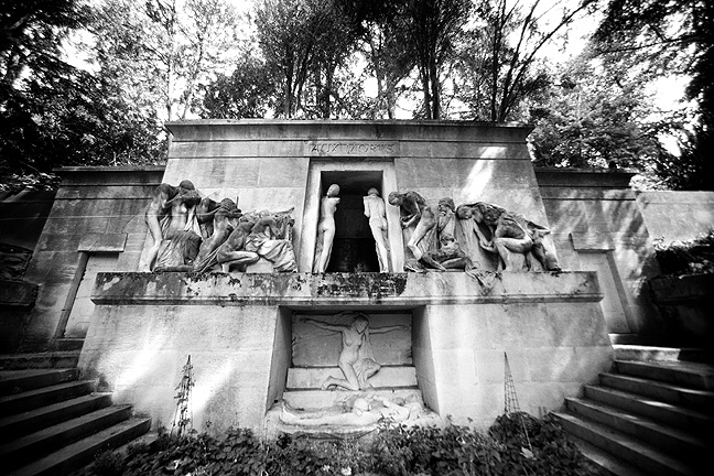 Pere Lachaise - by chuckv