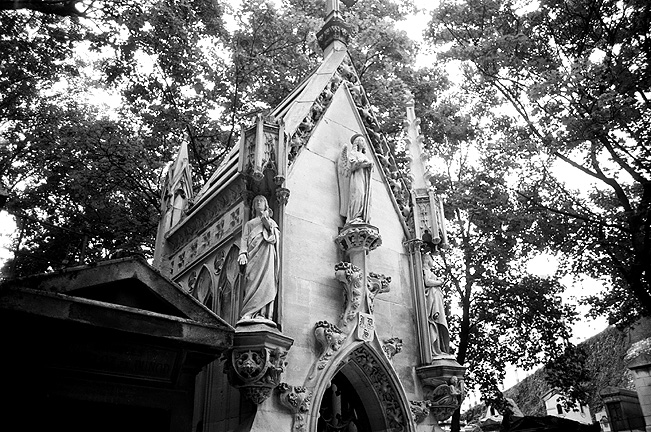 Montmartre - by chuckv