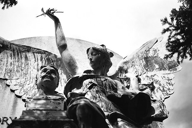 Pere Lachaise - by chuckv