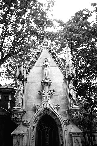 Montmartre - by chuckv