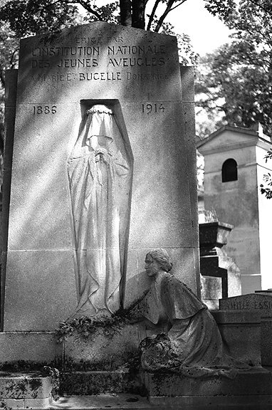 Pere Lachaise - by chuckv