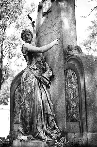 Pere Lachaise - by chuckv