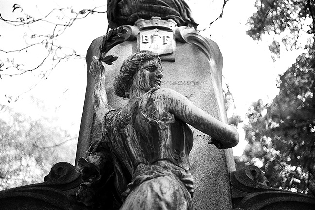 Pere Lachaise - by chuckv