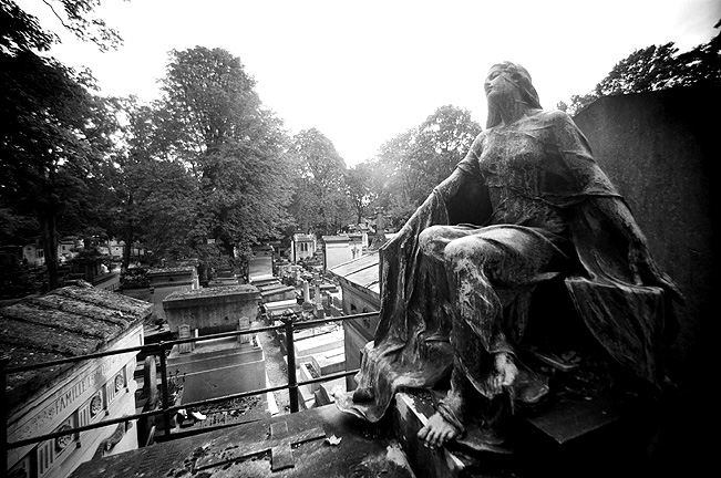 Montmartre - by chuckv