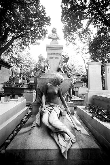 Pere Lachaise - by chuckv