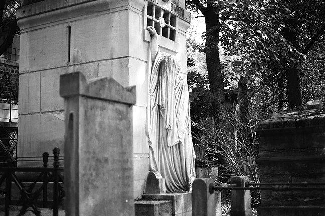 Pere Lachaise - by chuckv