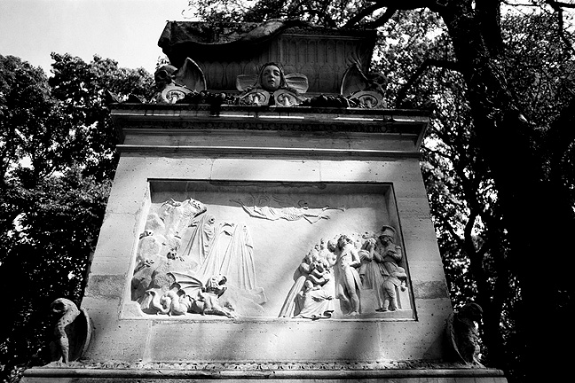 Pere Lachaise - by chuckv