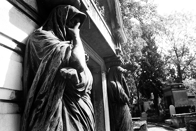 Pere Lachaise - by chuckv
