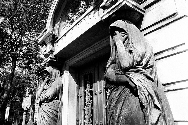 Pere Lachaise - by chuckv