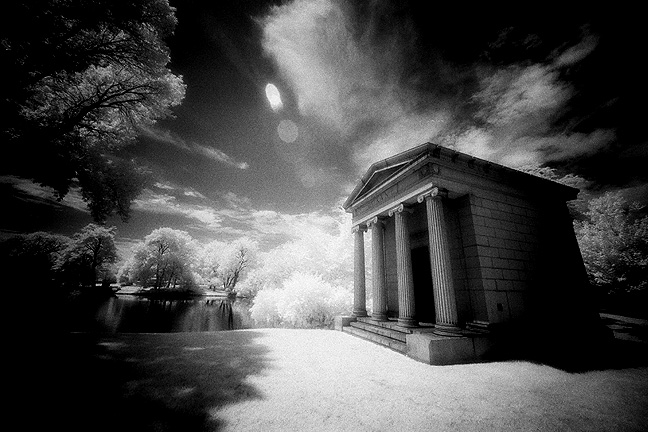 Graceland - by chuckv