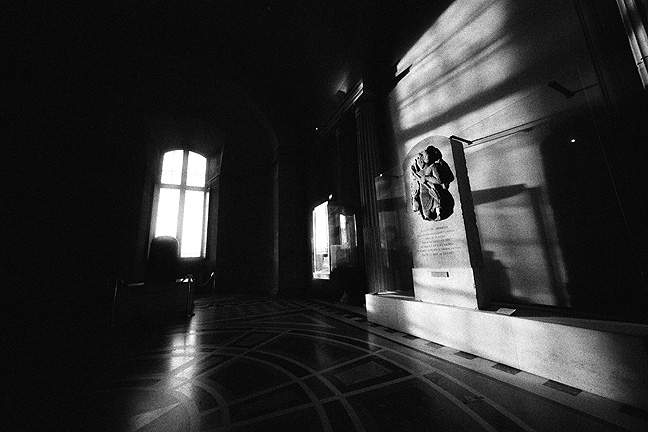 Louvre - by chuckv