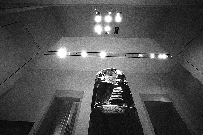 Louvre - by chuckv