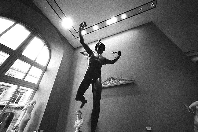 Louvre - by chuckv