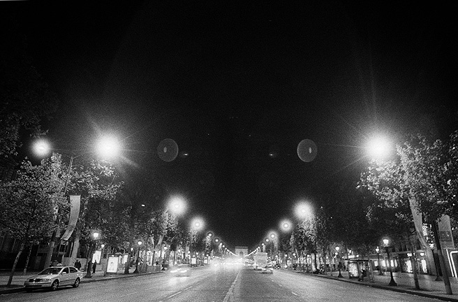 Champs Elysees - by chuckv